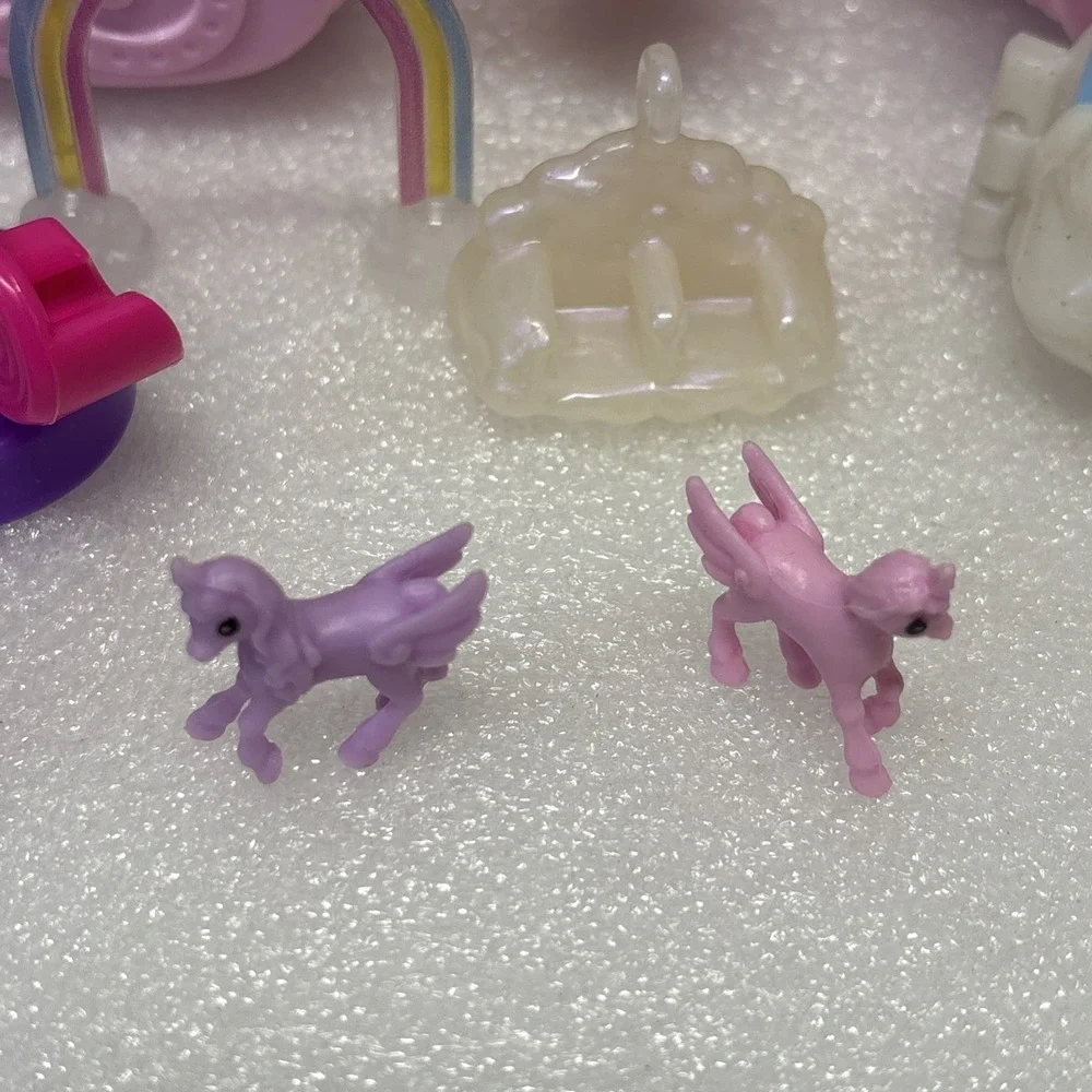 Polly Pocket Unicorn Party Large Compact Playset Micro Polly and Accessories